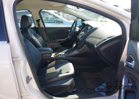 2014 Ford Focus Titanium из США, поврежденный, VIN 1FADP3N26EL377842